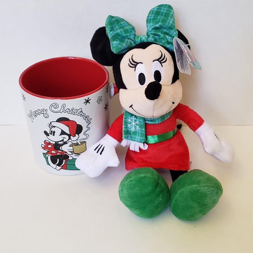 NWT Disney Minnie Mouse Merry Christmas Holiday Mug with Plush